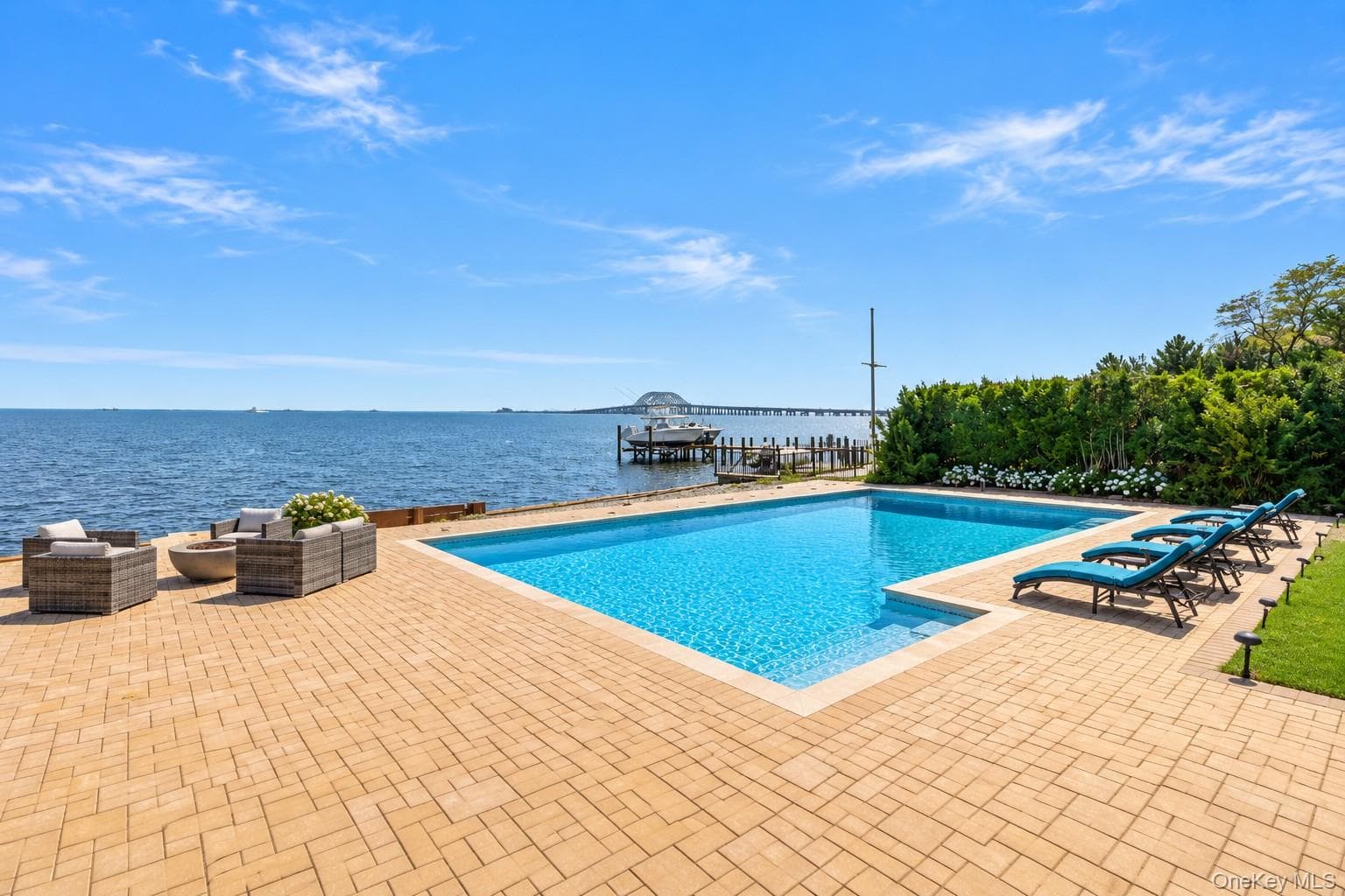 8 Shoal Drive thumbnail 35