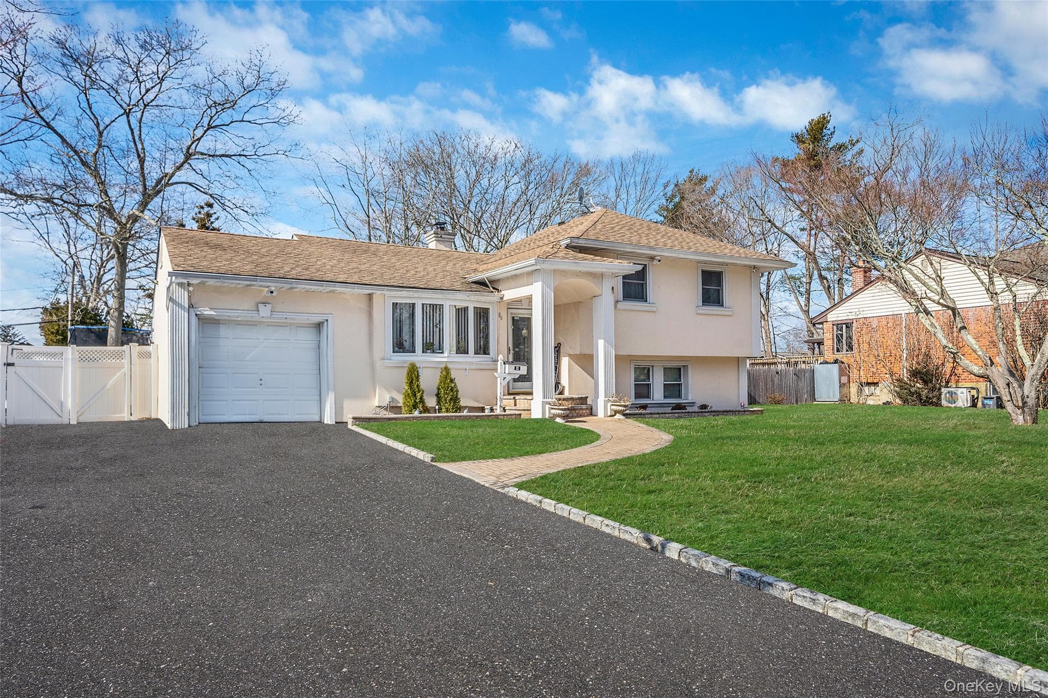 86 Overlook Drive, East Islip