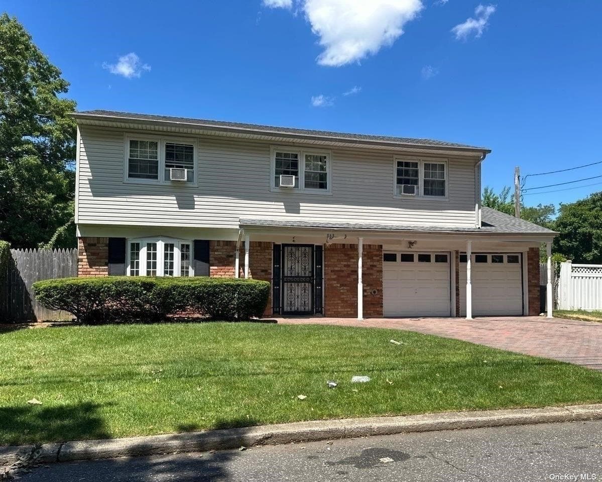 57 Lafayette Street, Huntington
