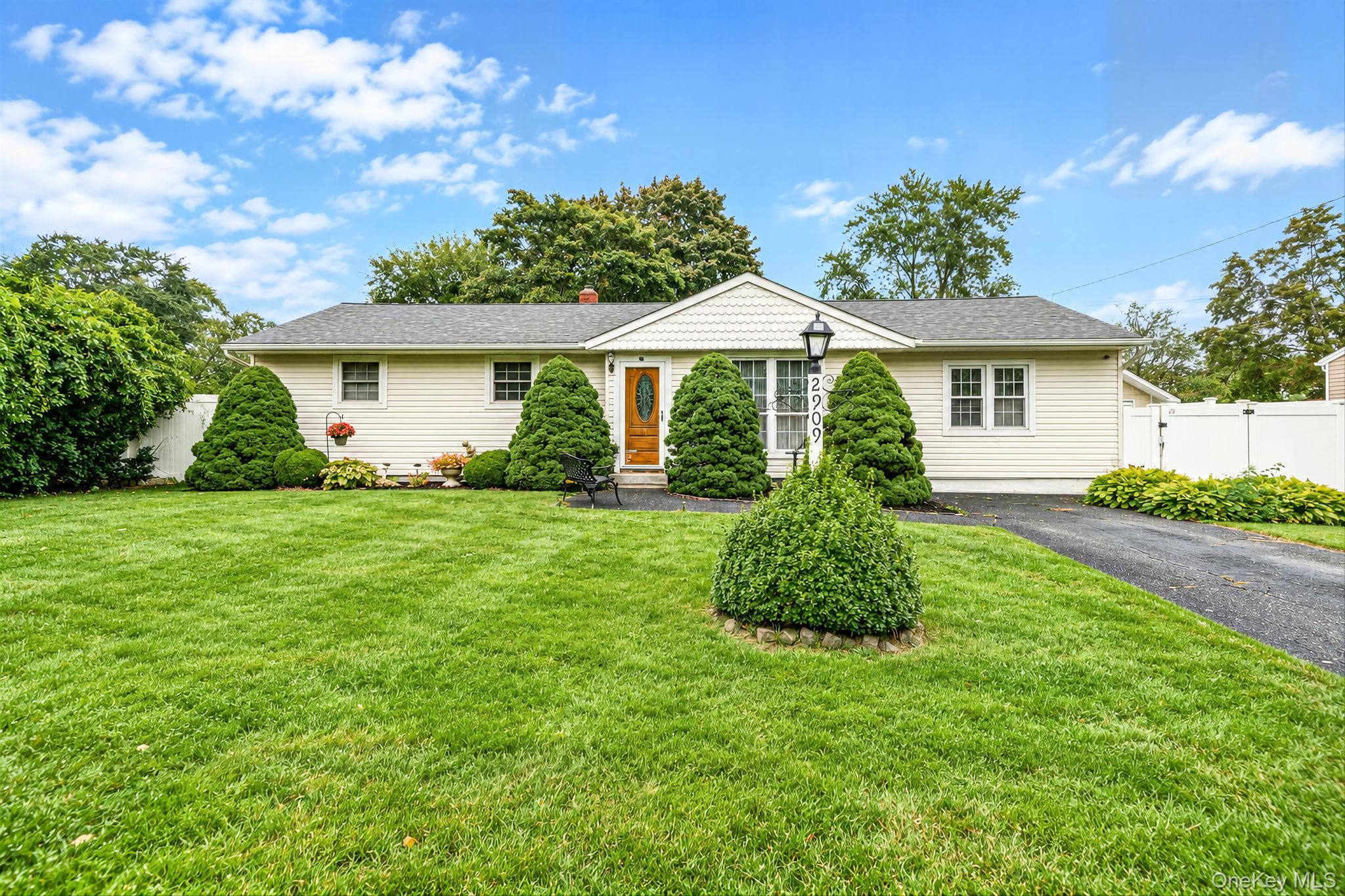 2909 Connecticut Avenue, Medford