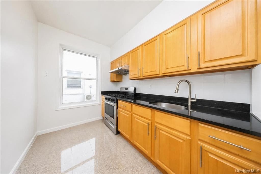 2343 E 22nd Street thumbnail 12