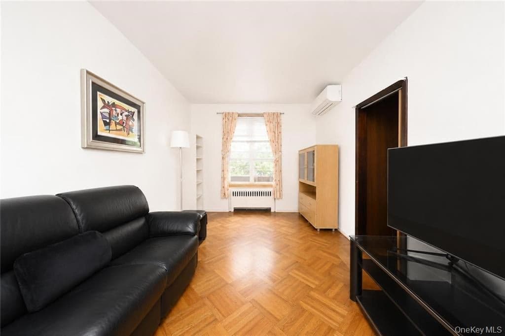 2343 E 22nd Street thumbnail 7