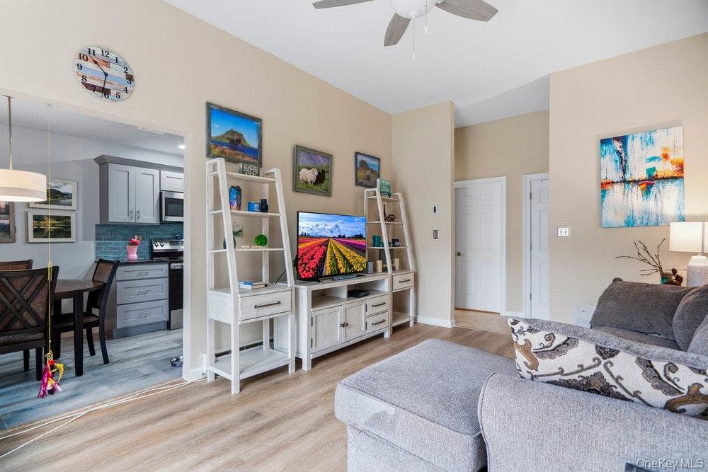 705 Alden Court thumbnail 9