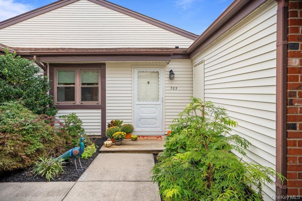 705 Alden Court thumbnail 5
