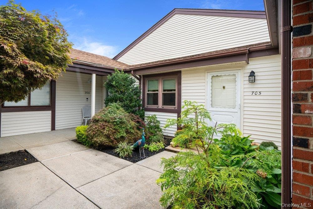 705 Alden Court thumbnail 4