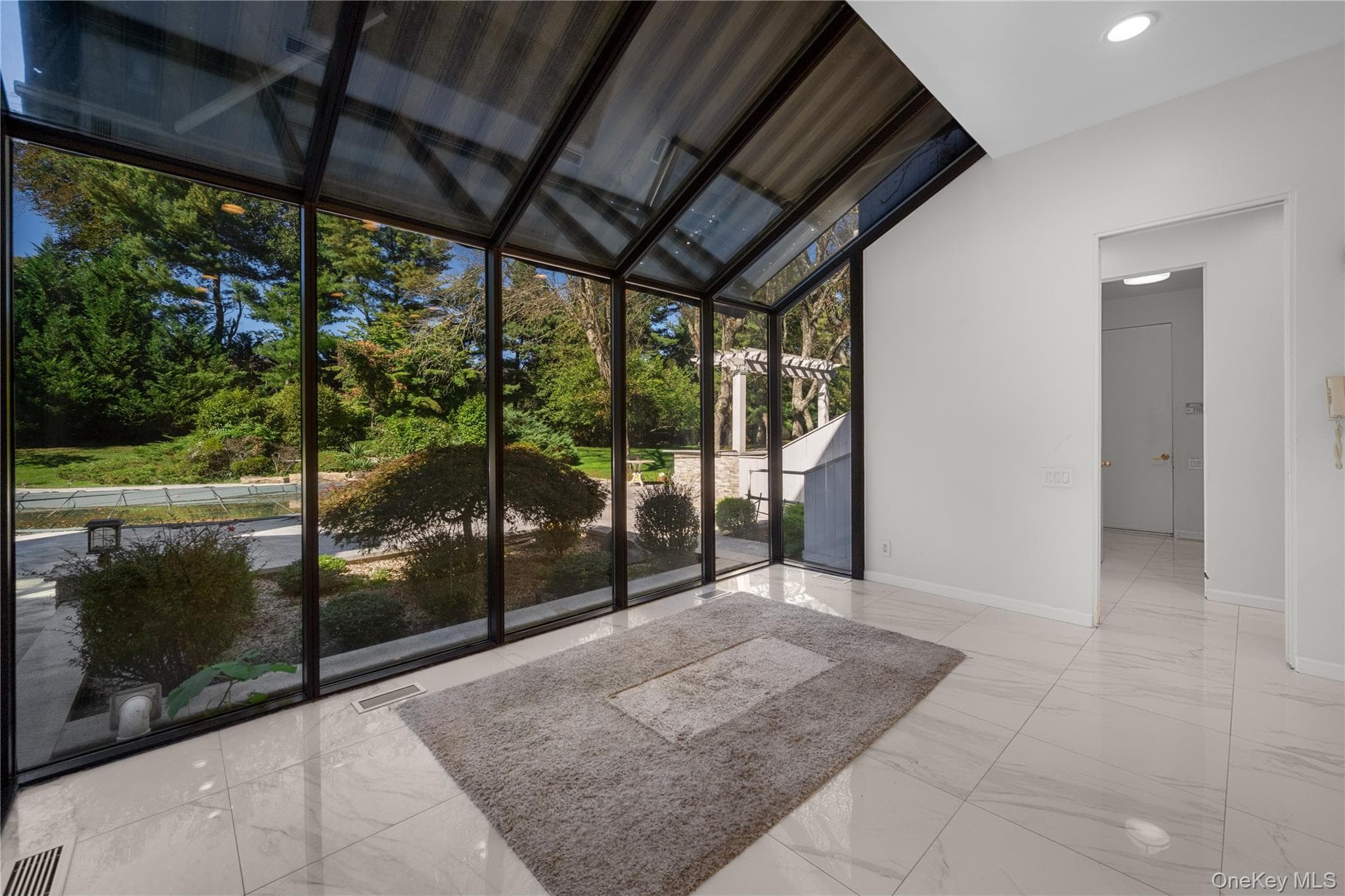 11 Surrey Lane thumbnail 16