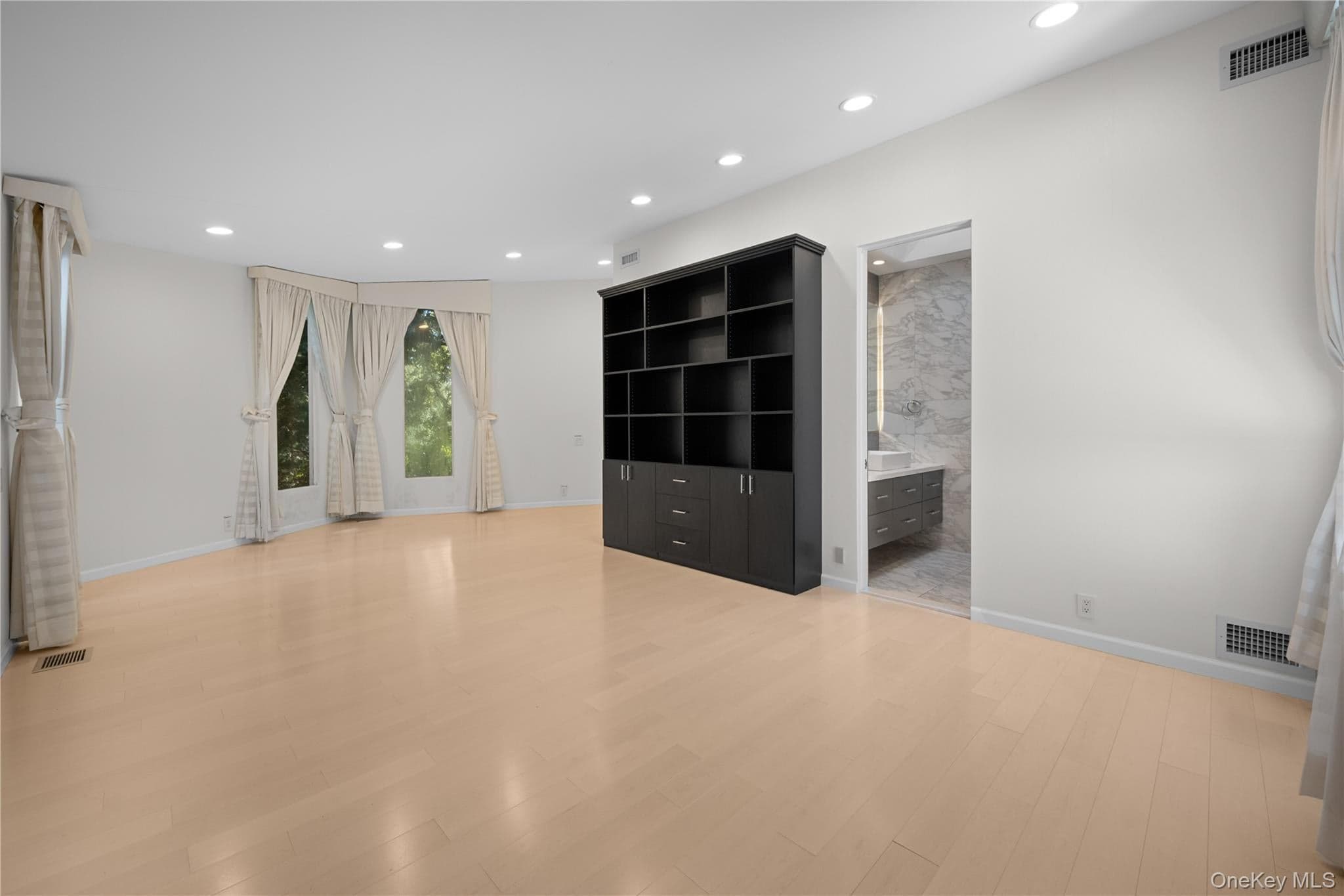 11 Surrey Lane thumbnail 29