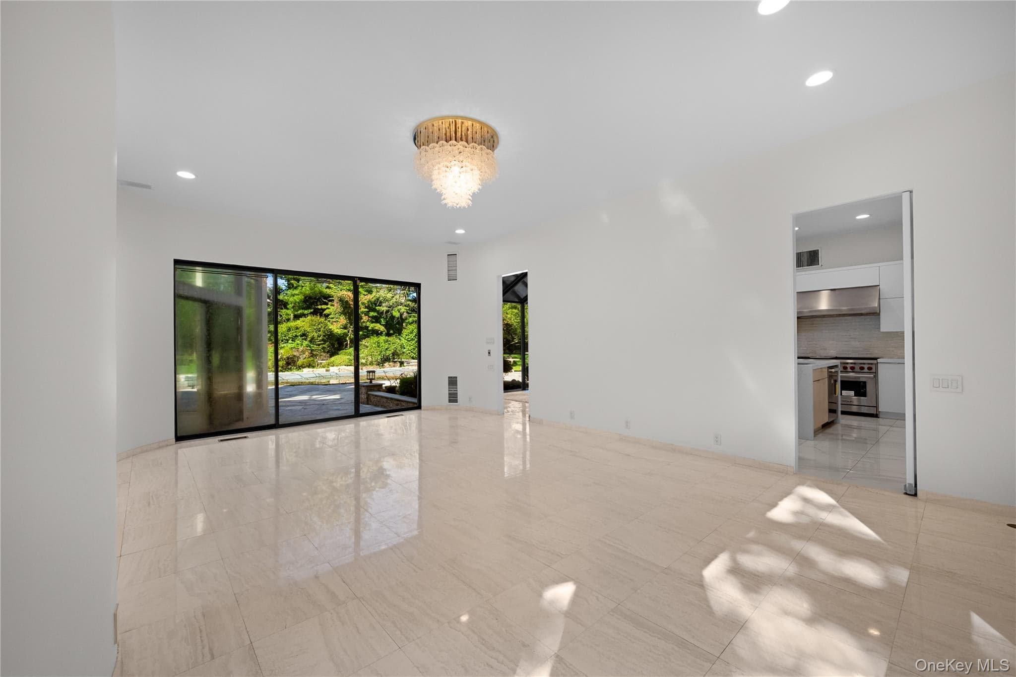 11 Surrey Lane thumbnail 13