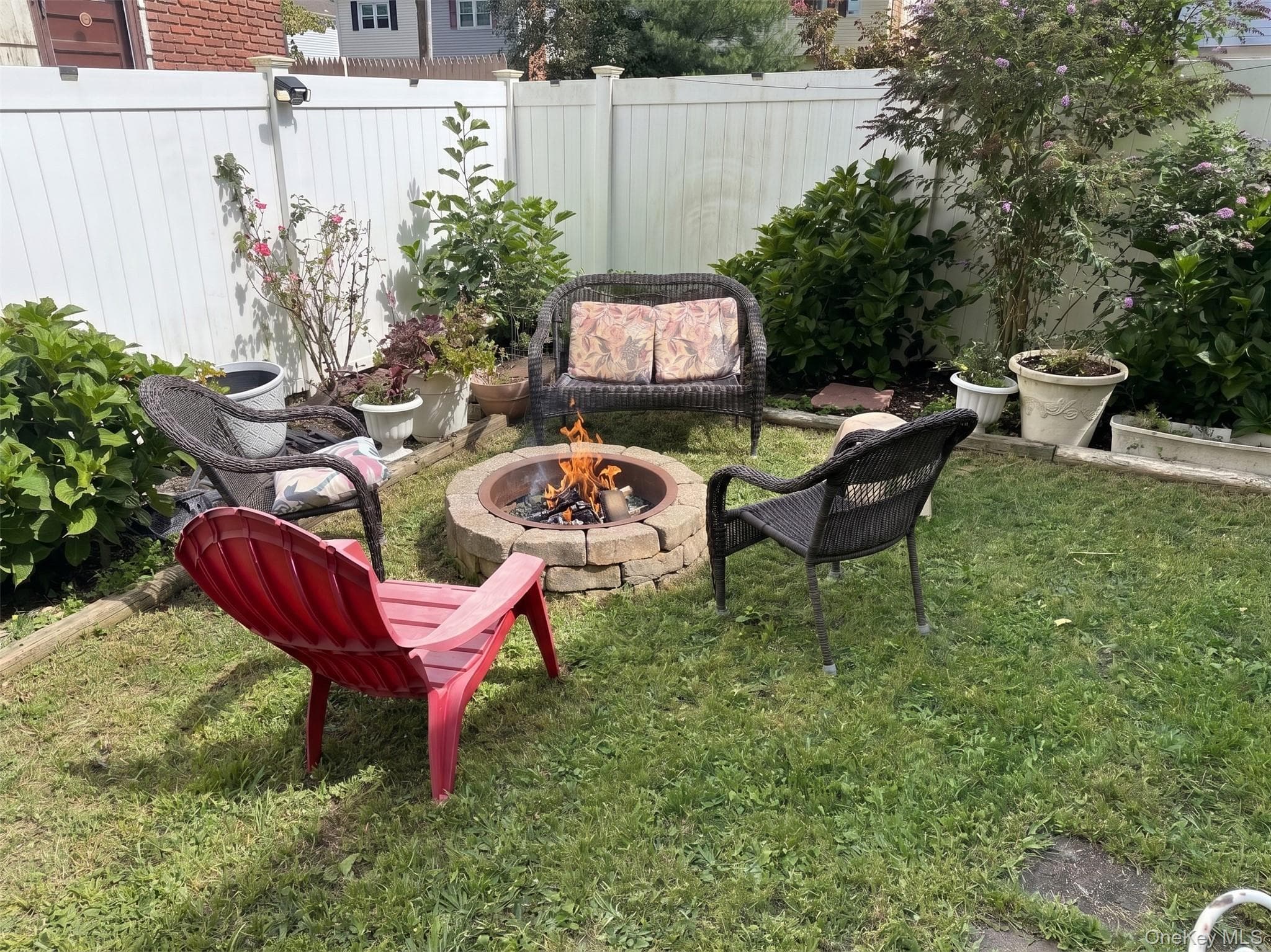 61 Lonergan Drive thumbnail 11