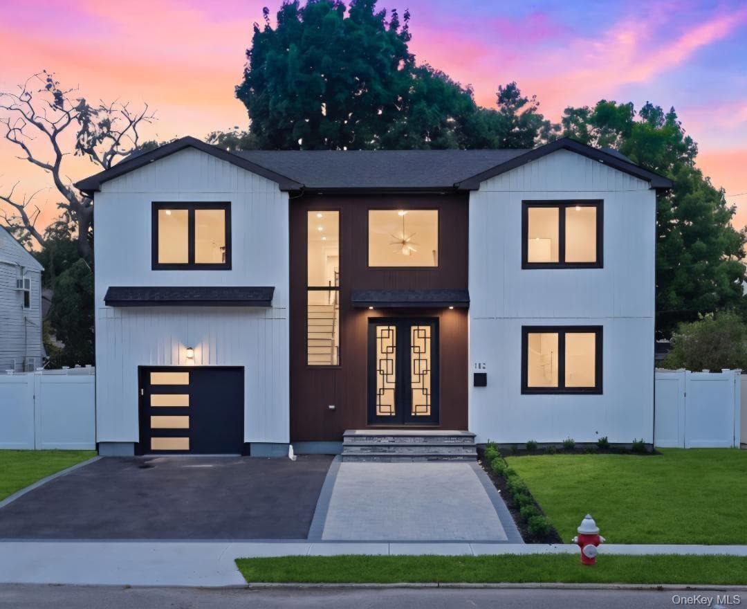 182 Friends Lane, Westbury