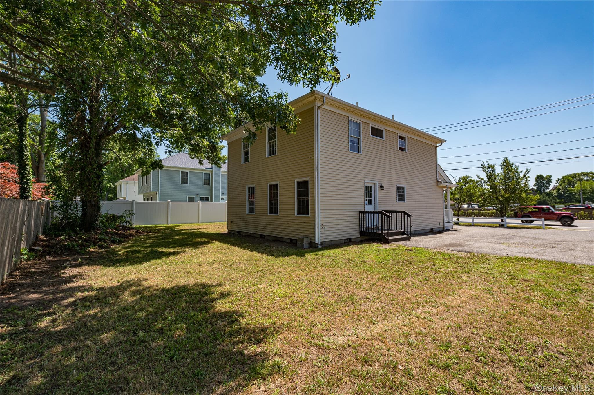 2163 Sunrise Highway thumbnail 4