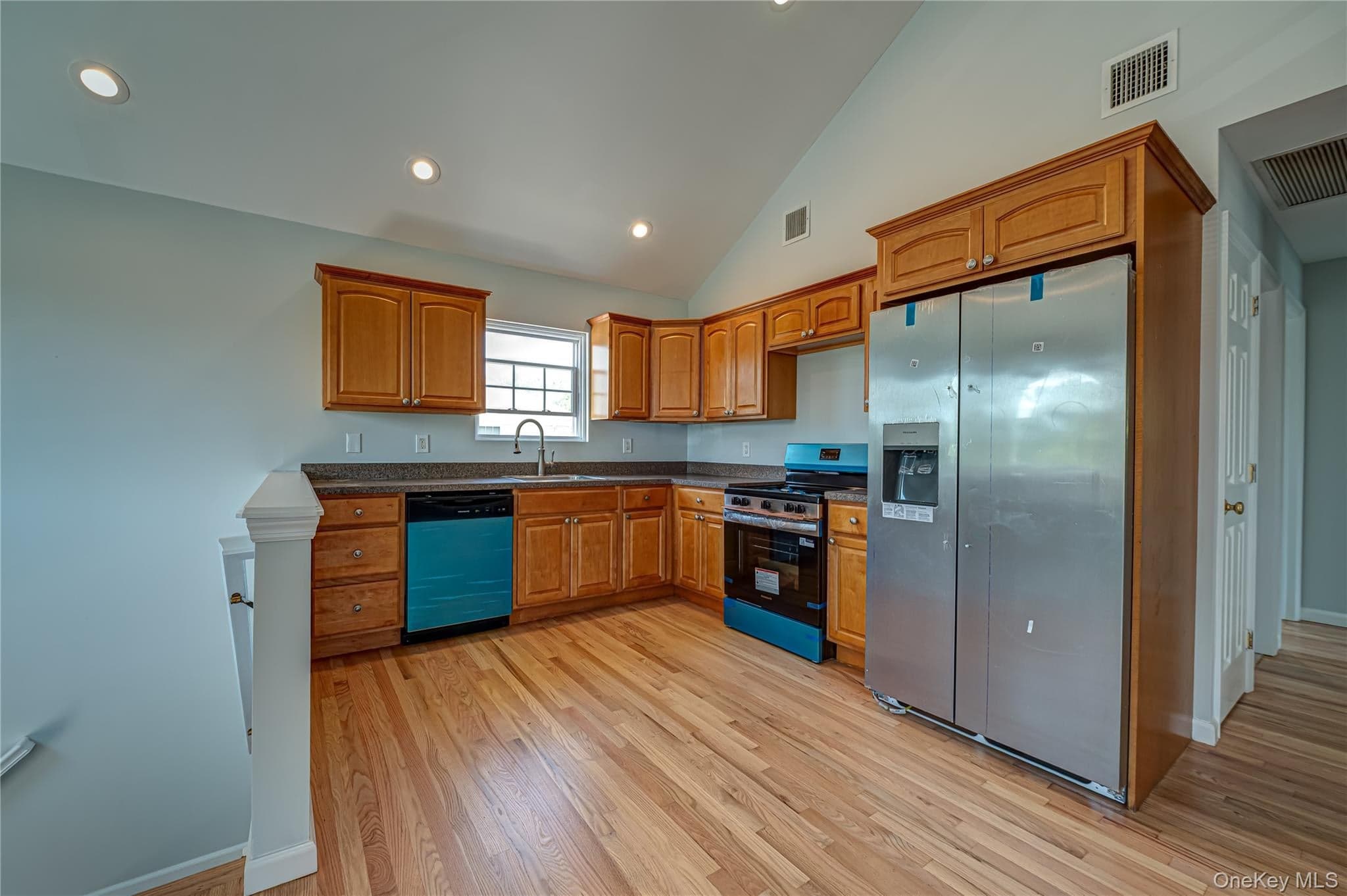2163 Sunrise Highway thumbnail 6