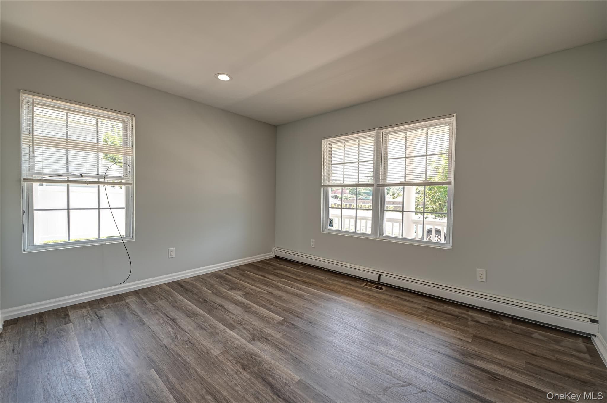 2163 Sunrise Highway thumbnail 19