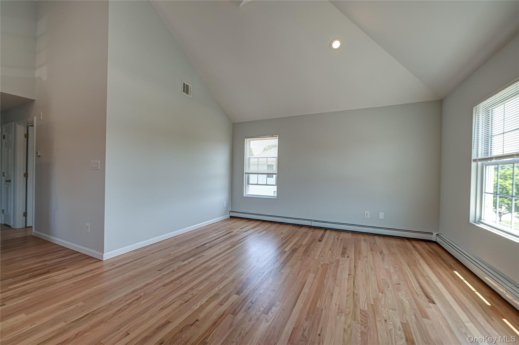 2163 Sunrise Highway thumbnail 9