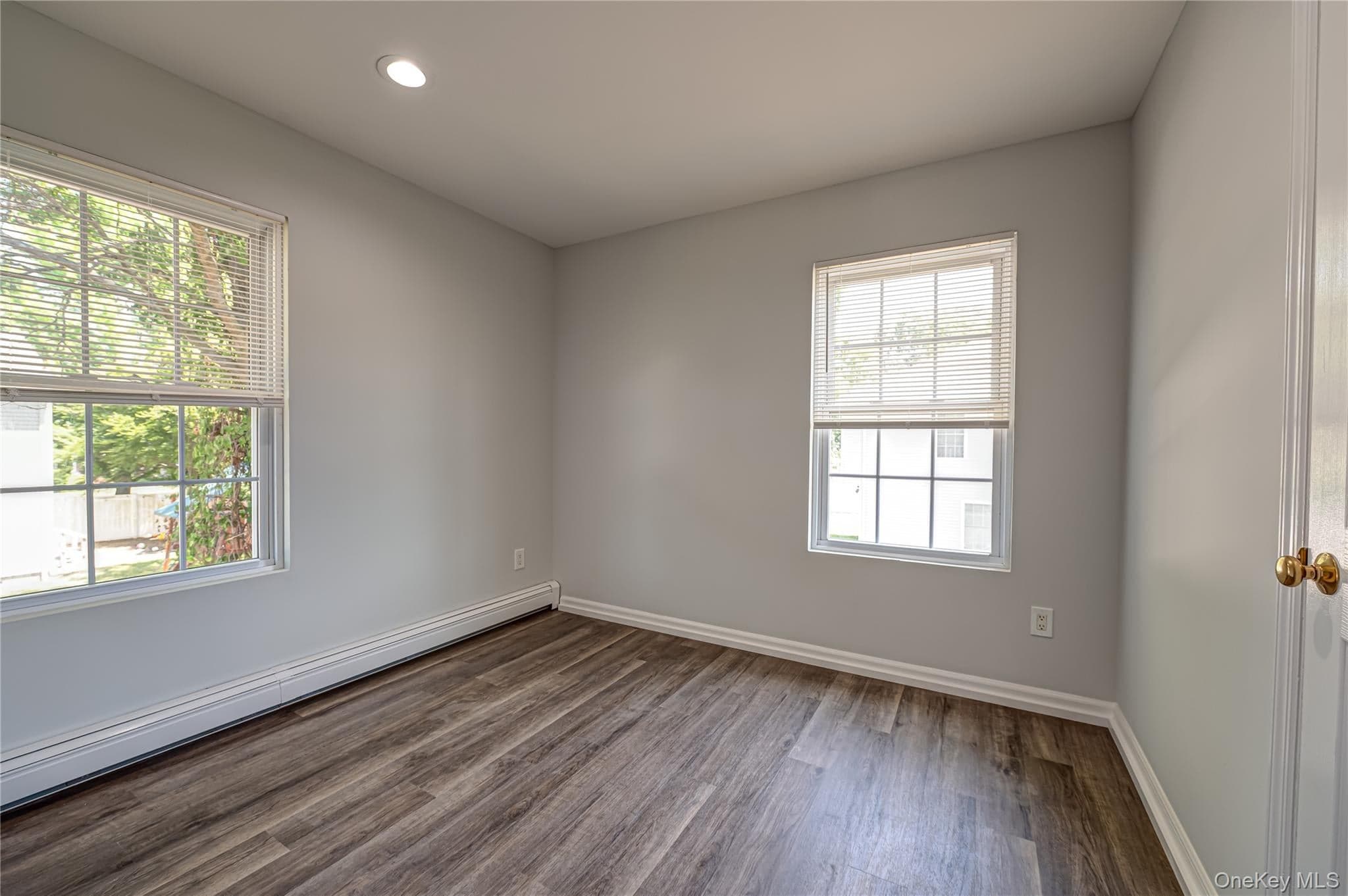 2163 Sunrise Highway thumbnail 13