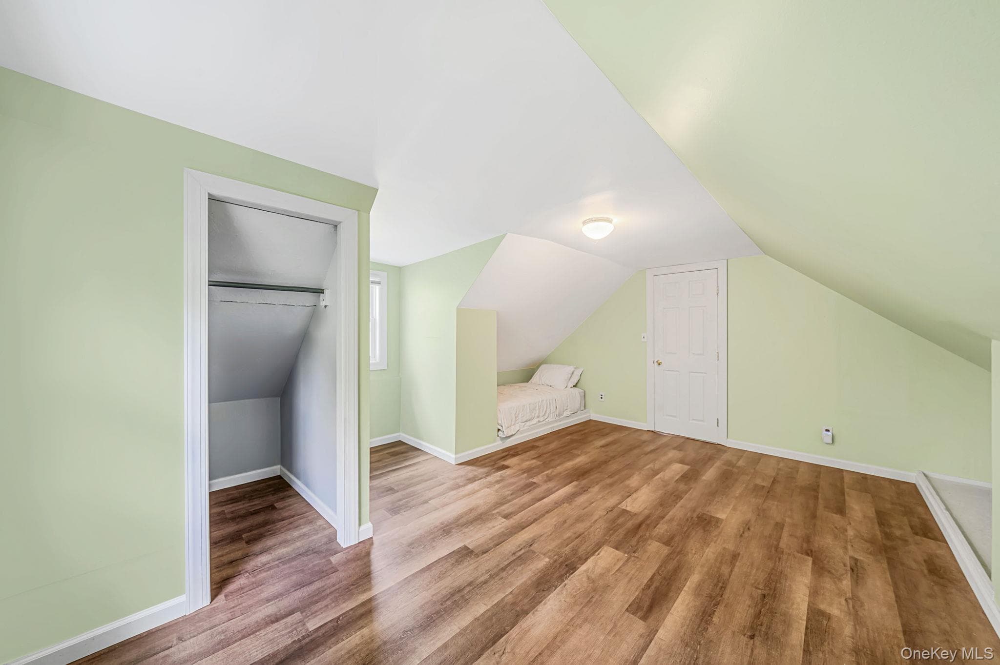 1041 Joselson Avenue thumbnail 24