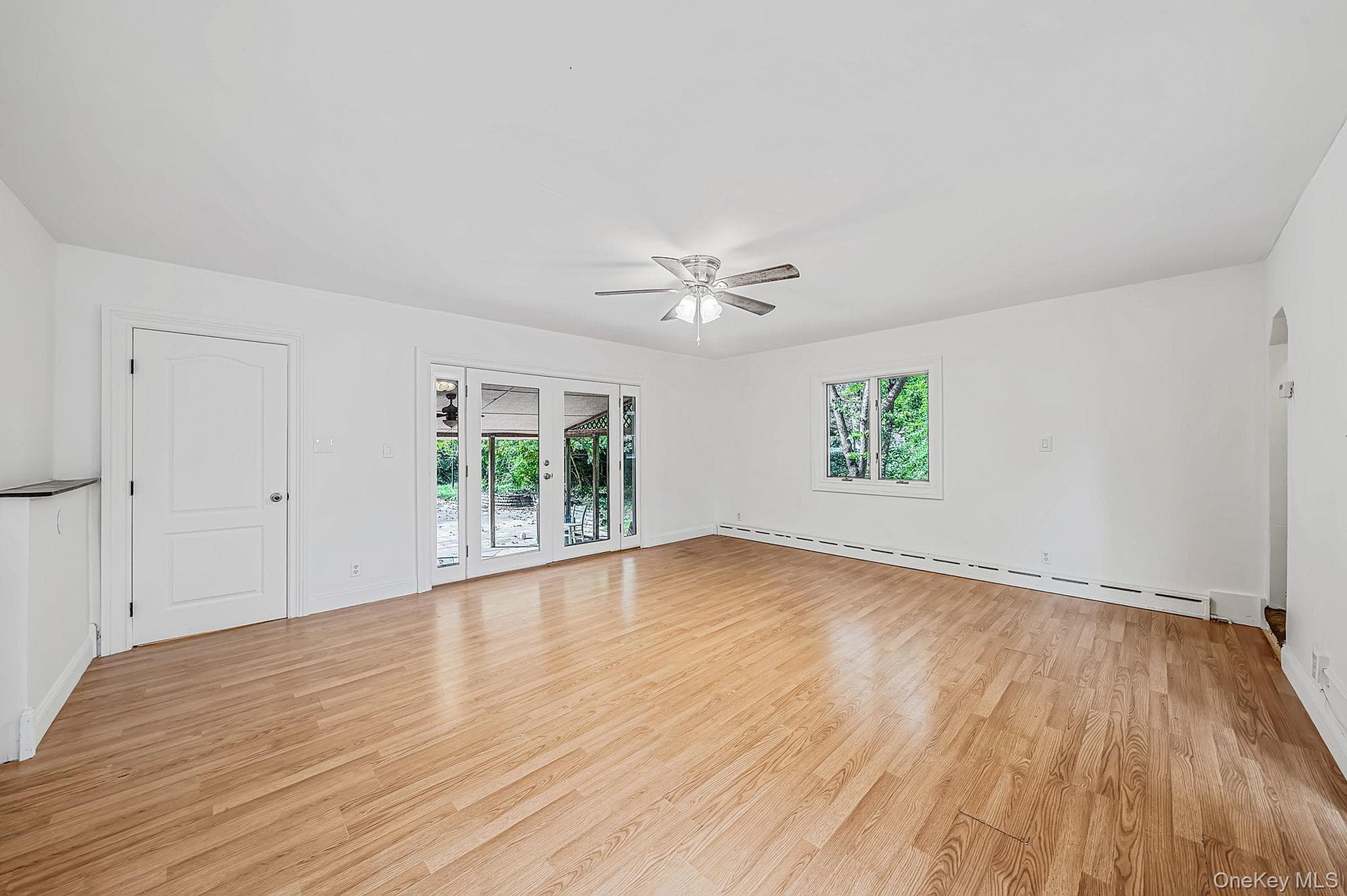 1041 Joselson Avenue thumbnail 15