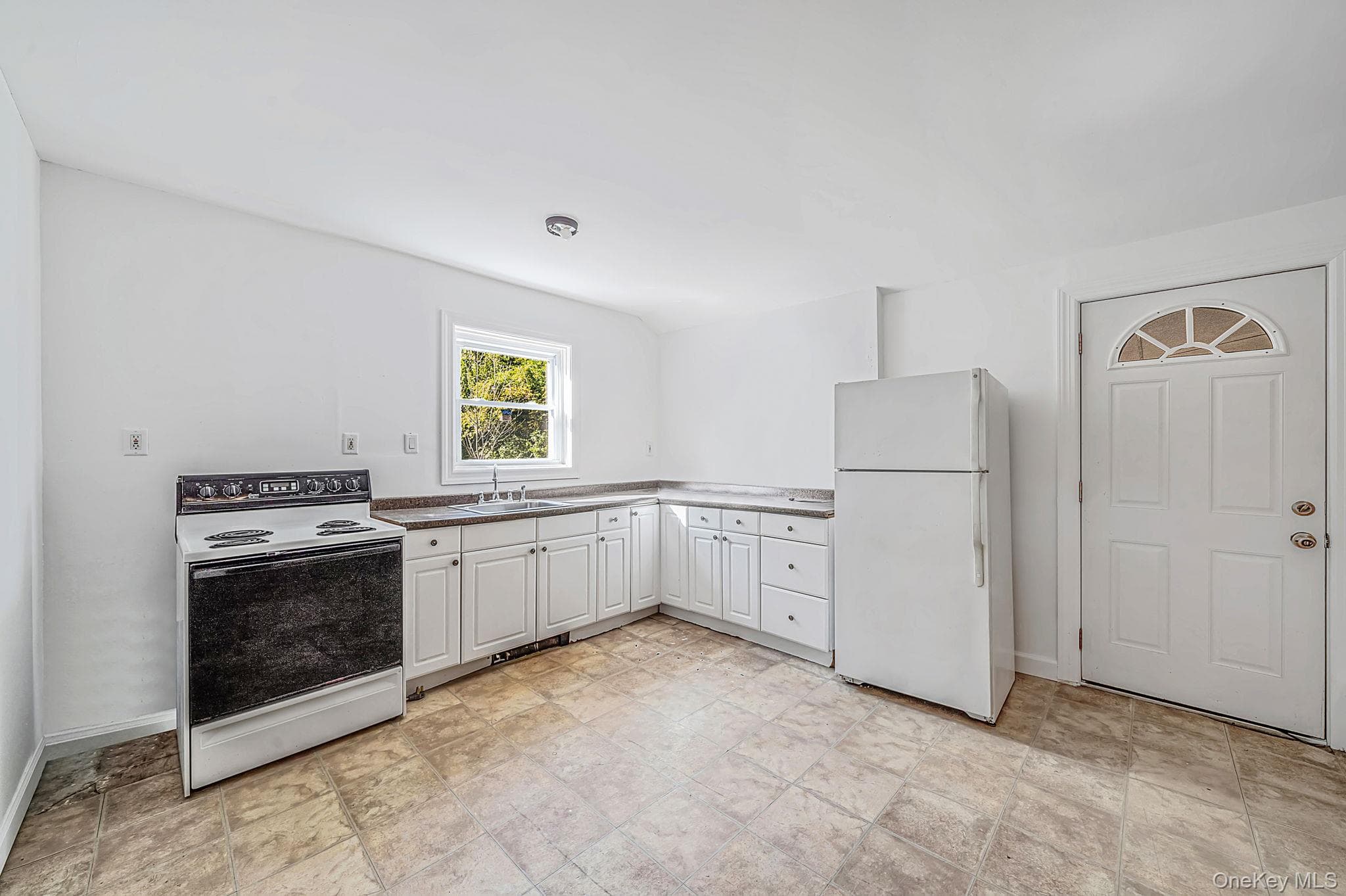 1041 Joselson Avenue thumbnail 19