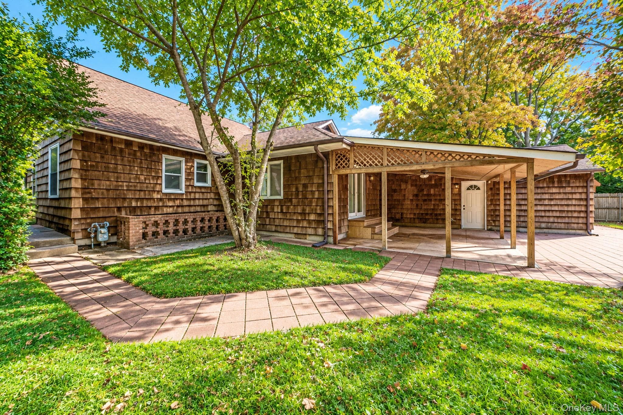 1041 Joselson Avenue thumbnail 6