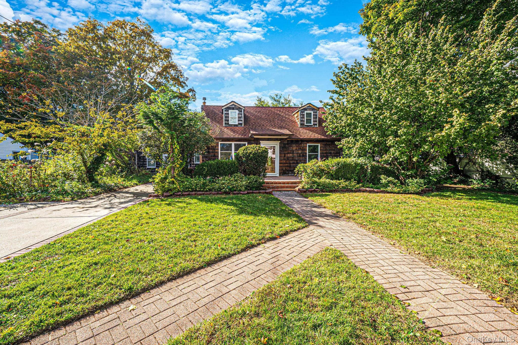 1041 Joselson Avenue thumbnail 2