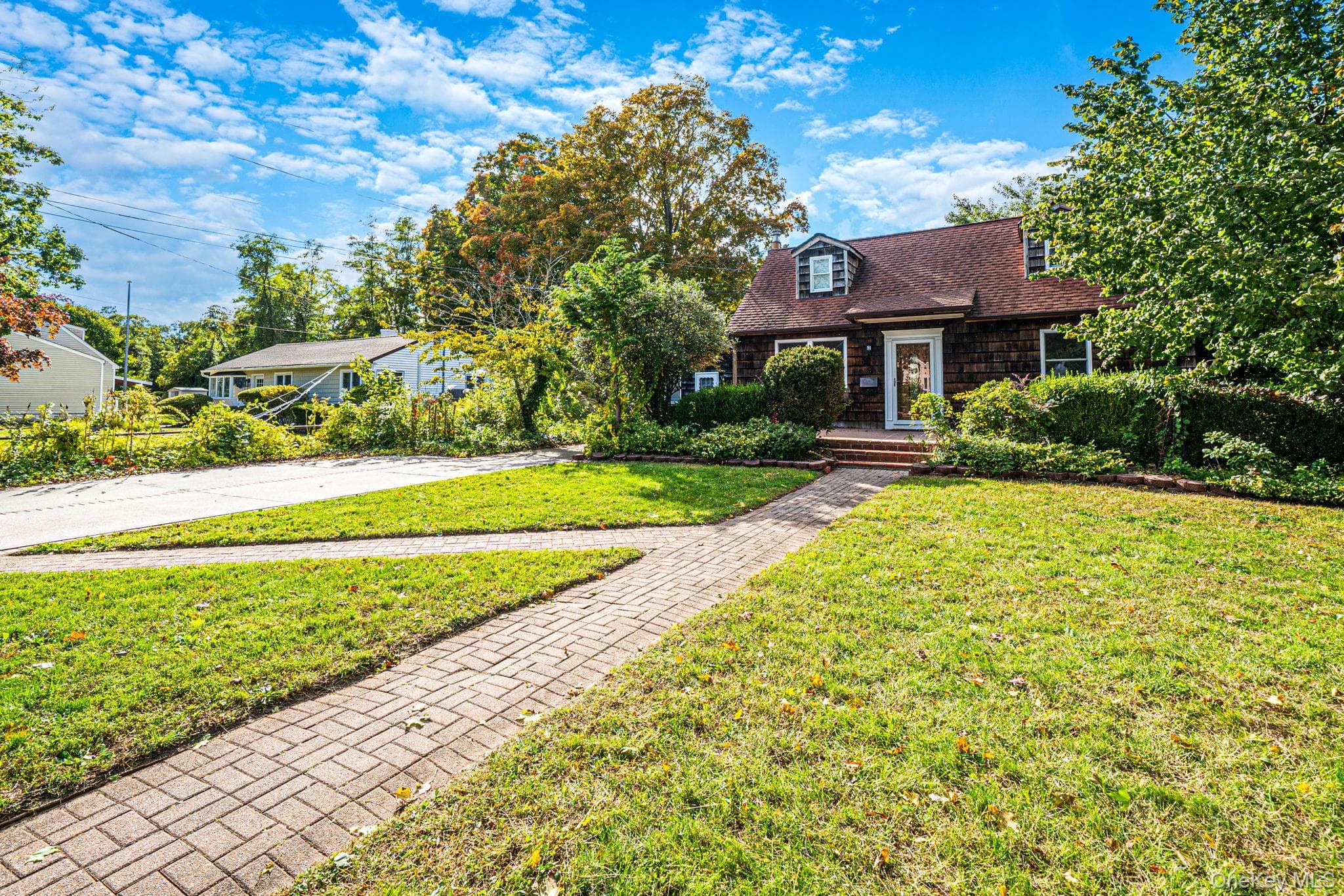 1041 Joselson Avenue thumbnail 3