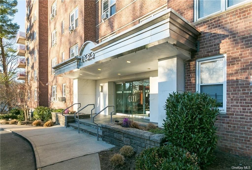 1133 Midland Avenue Unit: 3C, Bronxville