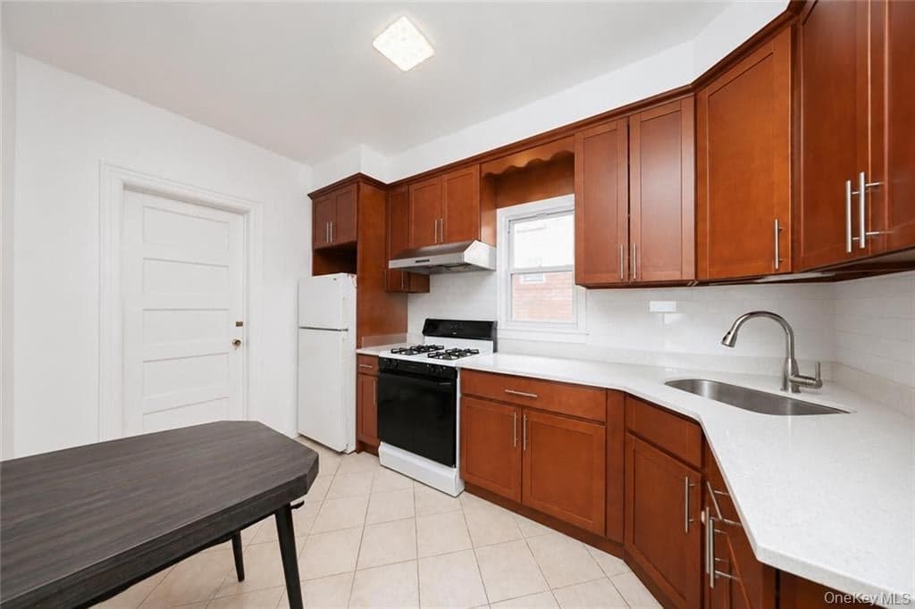 1334 E 15th Street thumbnail 14