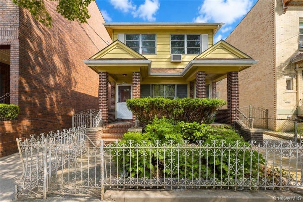 1334 E 15th Street thumbnail 2