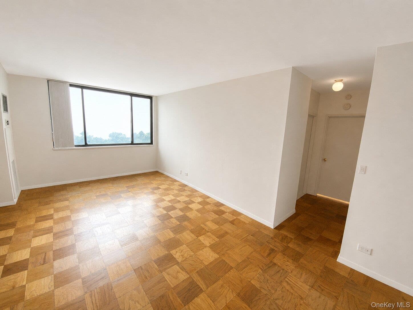 27010 Grand Central Parkway Unit: 7C thumbnail 4