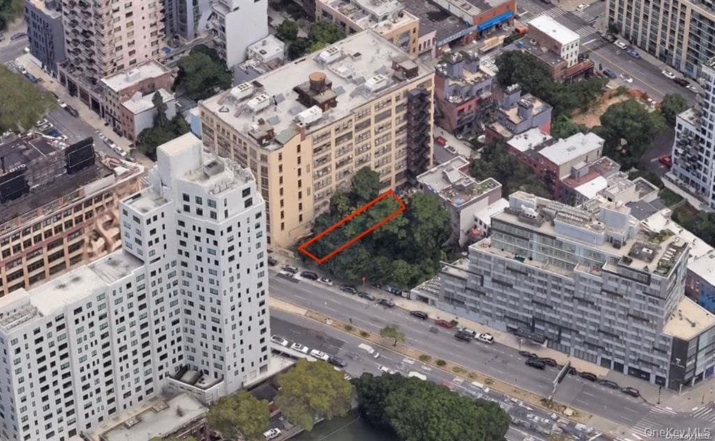 53 Flatbush Avenue Extension photo 1