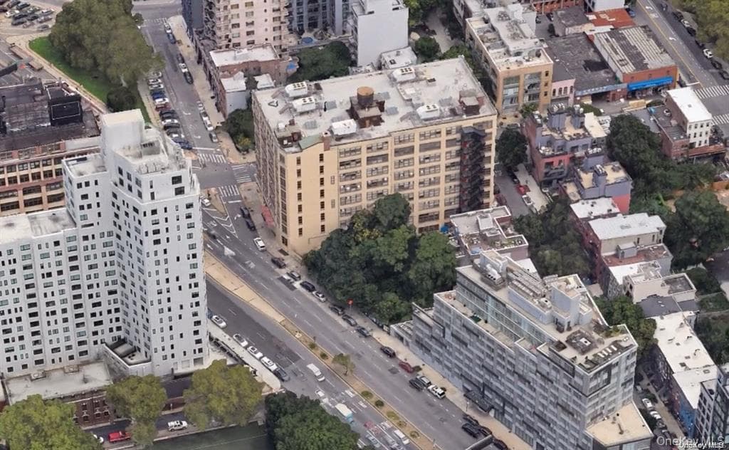 53 Flatbush Avenue Extension thumbnail 3