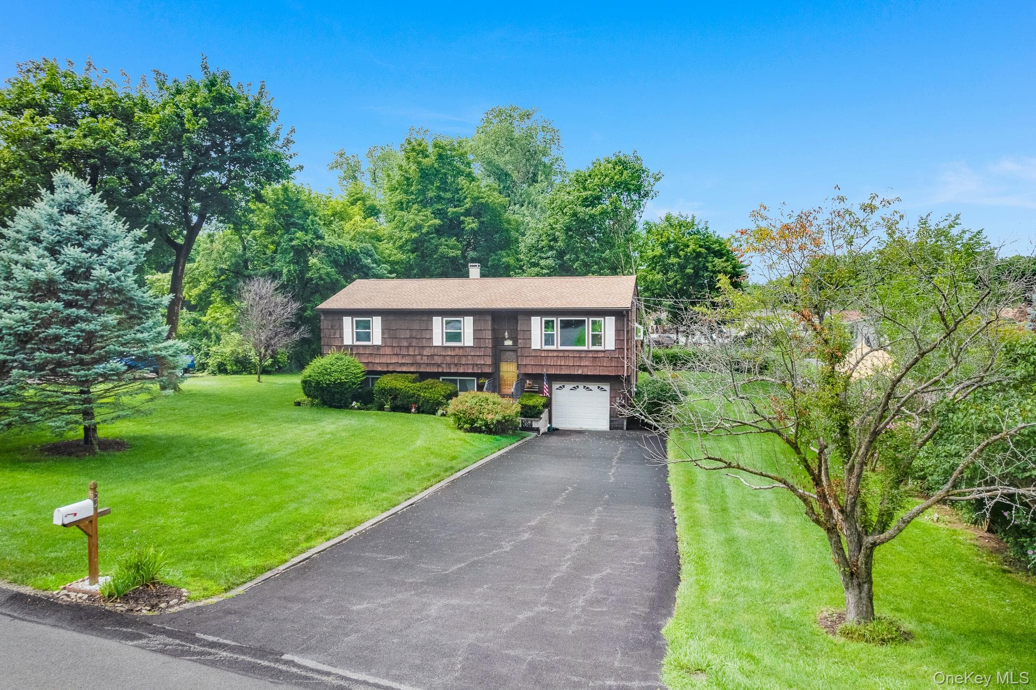 26 Bowdoin Lane thumbnail 3