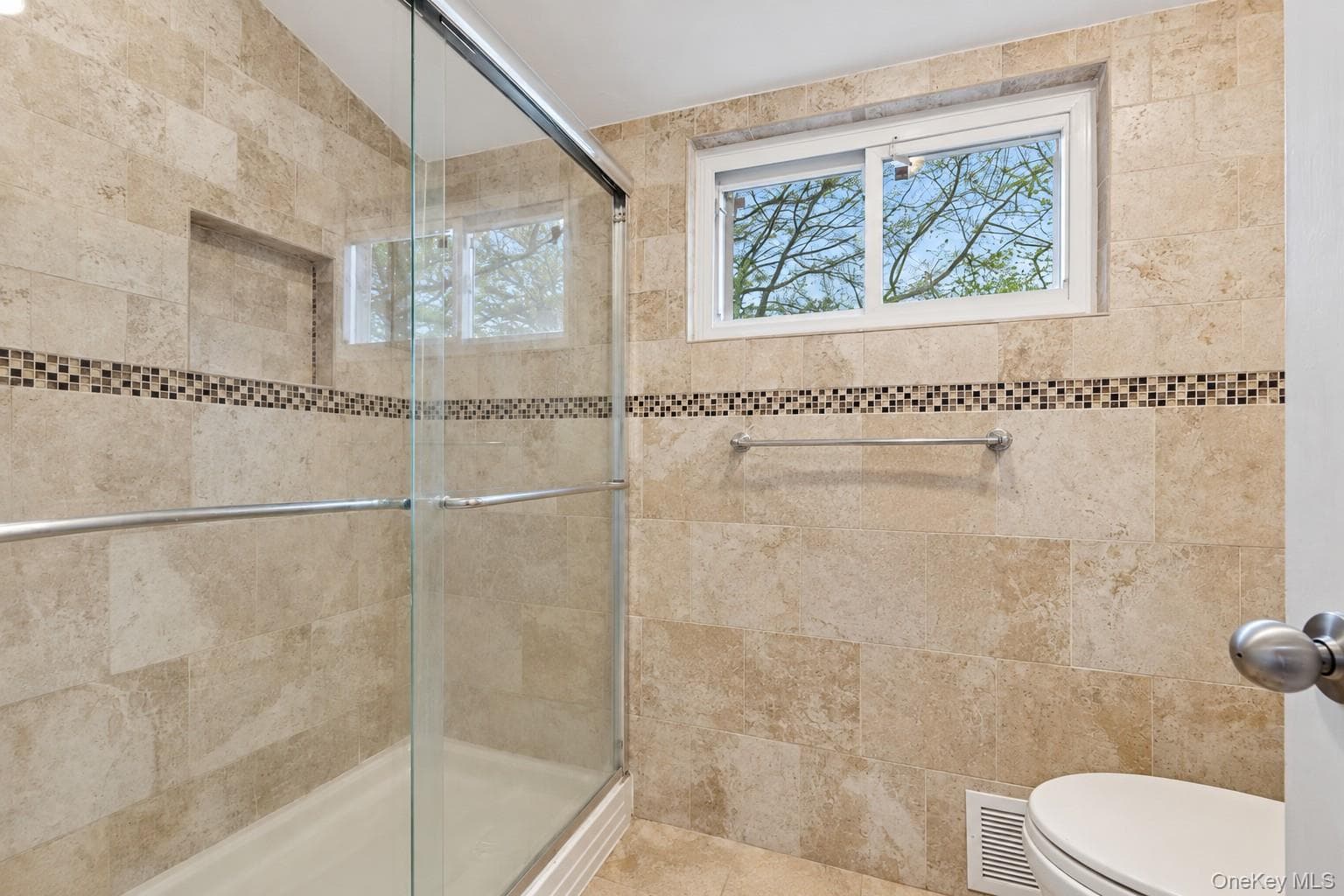 1302 Azure Place thumbnail 32