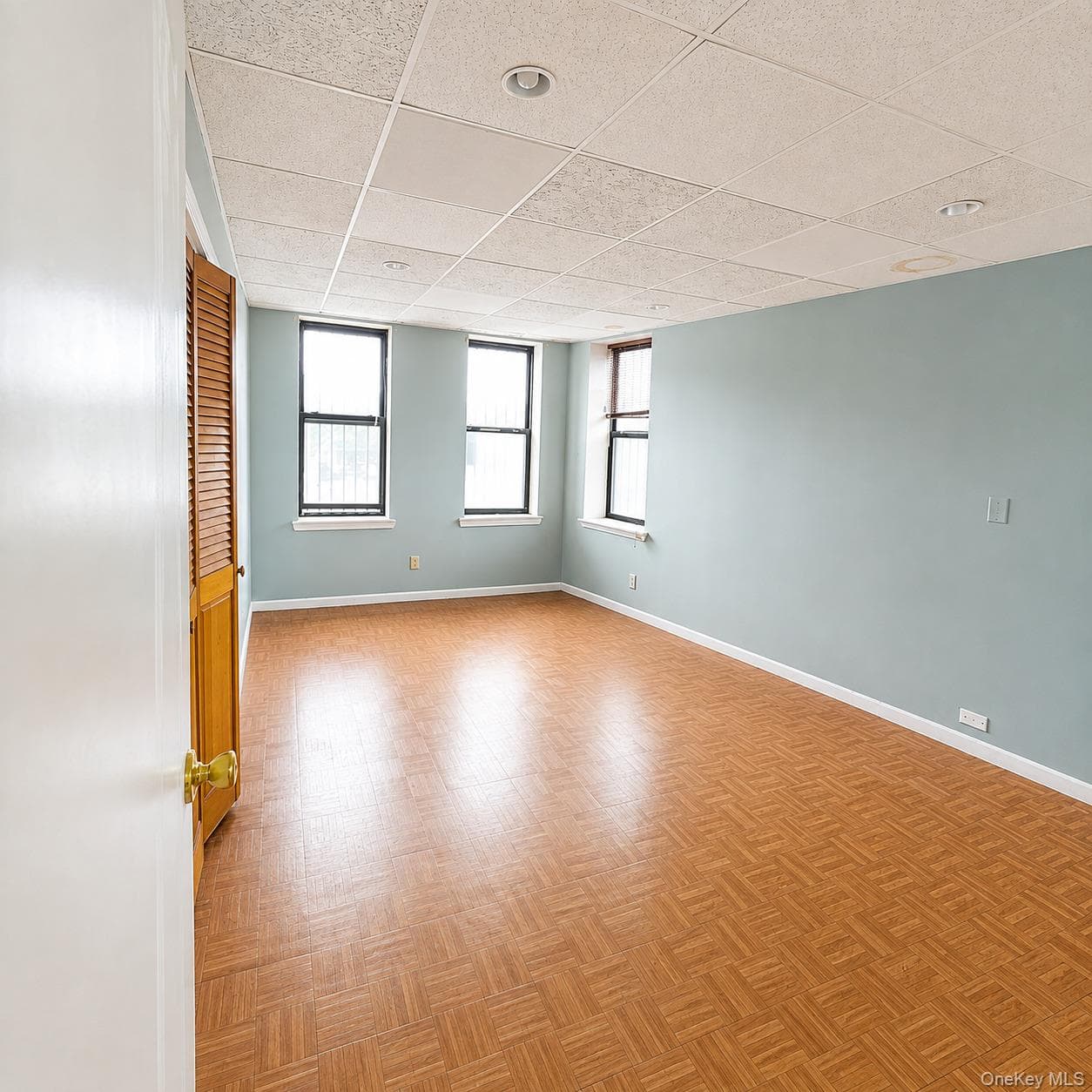 6419 Myrtle Avenue thumbnail 25