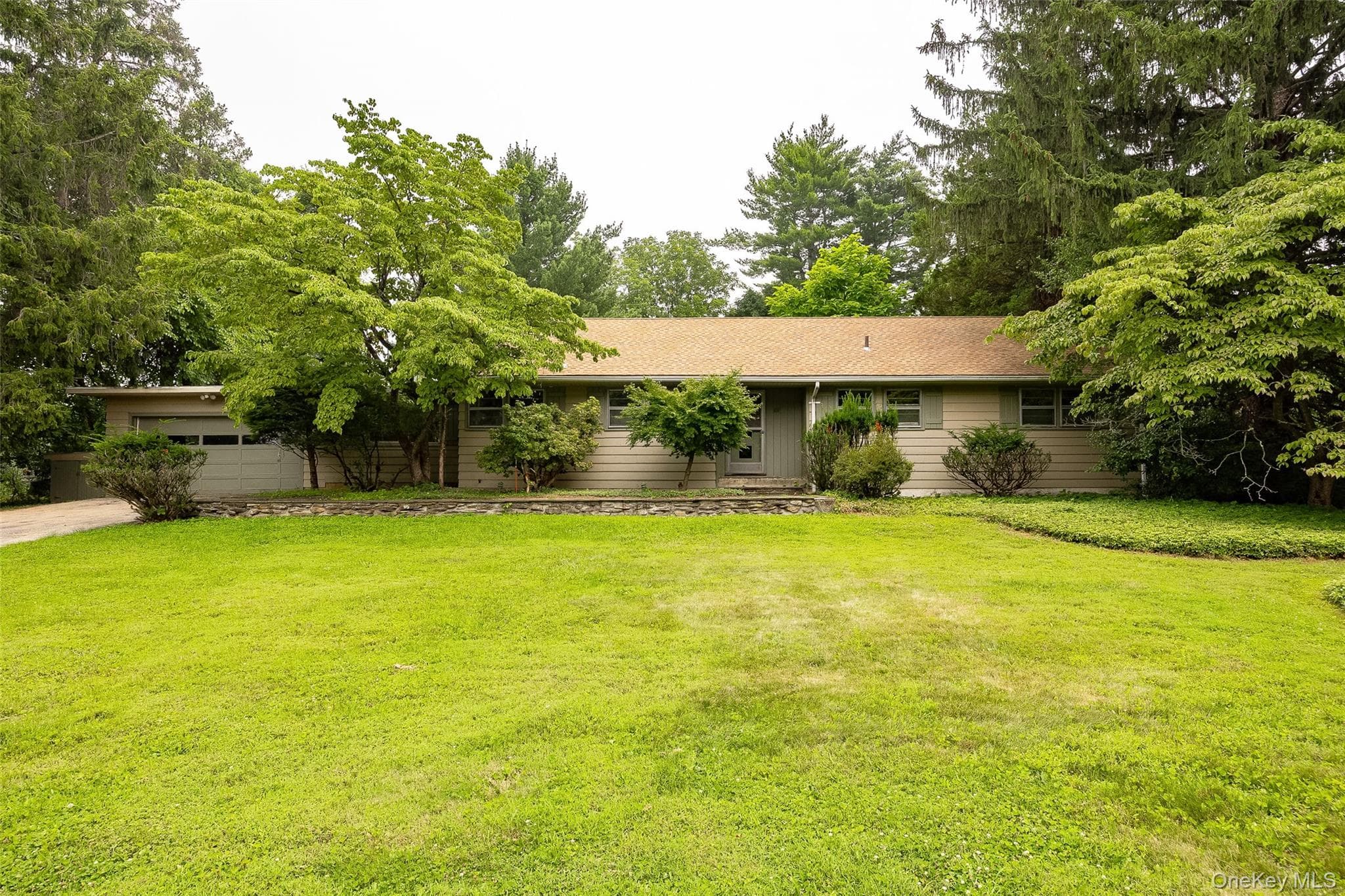 18 Flower Hill Road, Poughkeepsie
