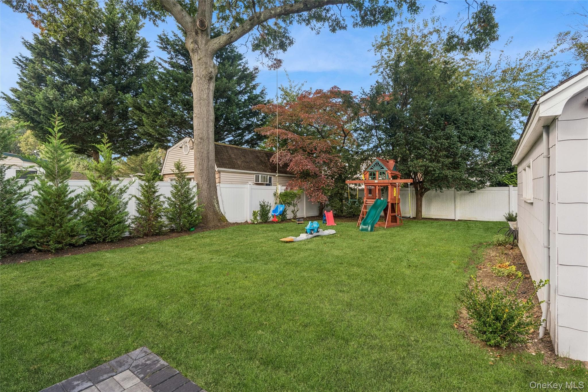 214 Elsie Avenue thumbnail 21