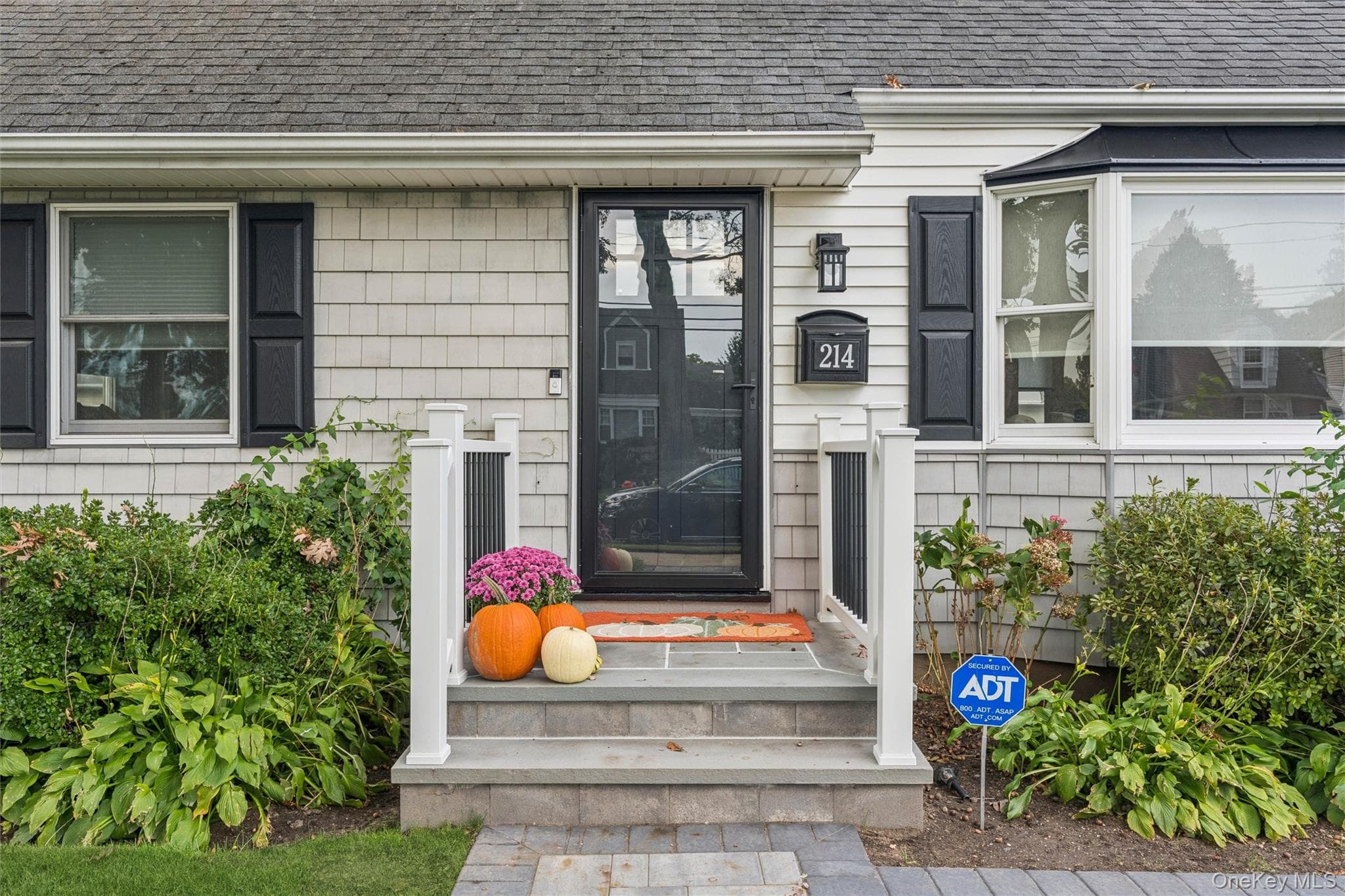 214 Elsie Avenue thumbnail 3