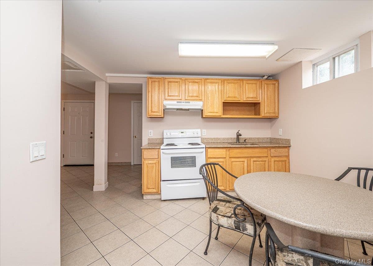 557 Newbridge Road thumbnail 16