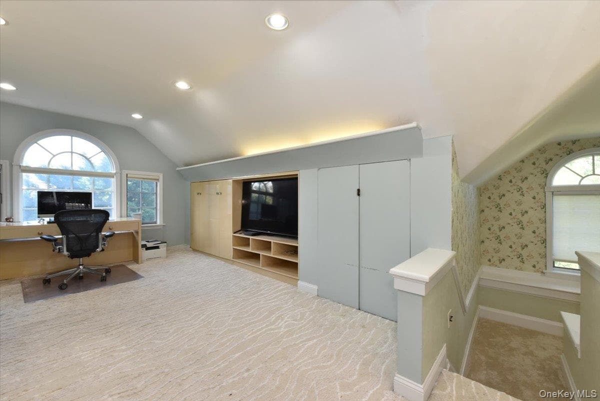 9 Nassau Drive thumbnail 23
