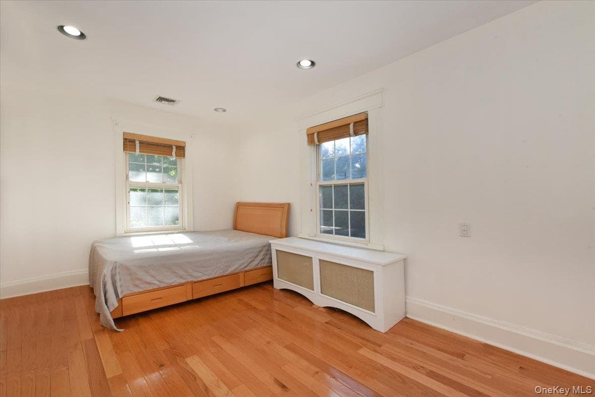 9 Nassau Drive thumbnail 25