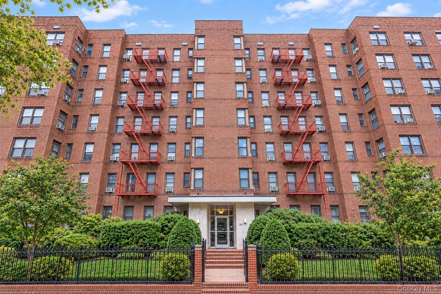 141-60 84th Road Unit: 3G photo 1