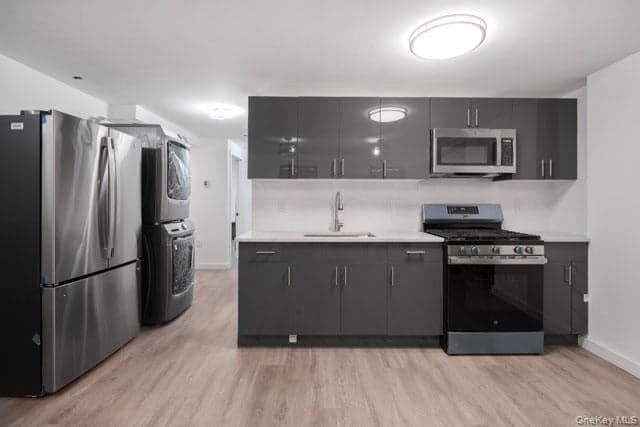 155 Clifton Place thumbnail 2