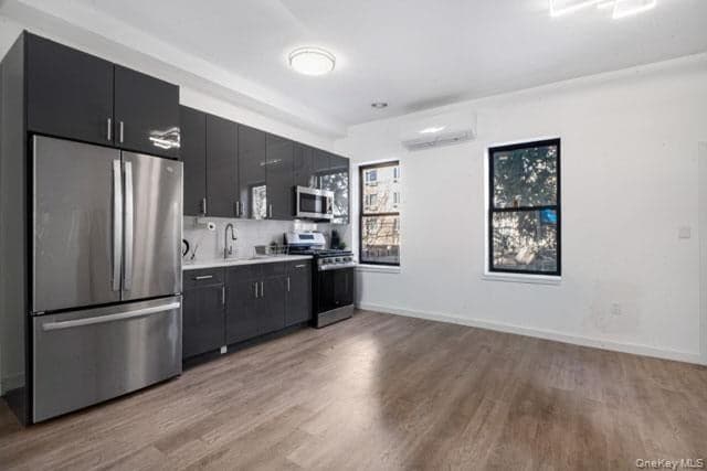 155 Clifton Place thumbnail 4