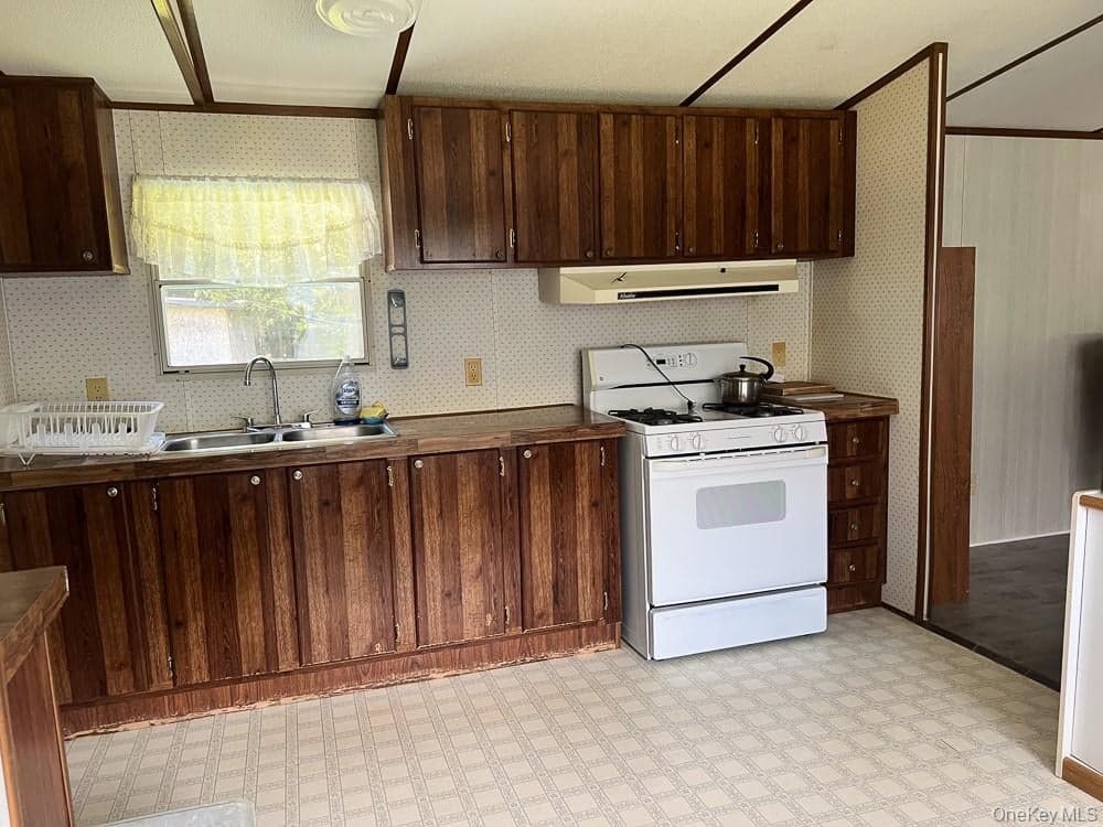 184 Seeman Road thumbnail 15