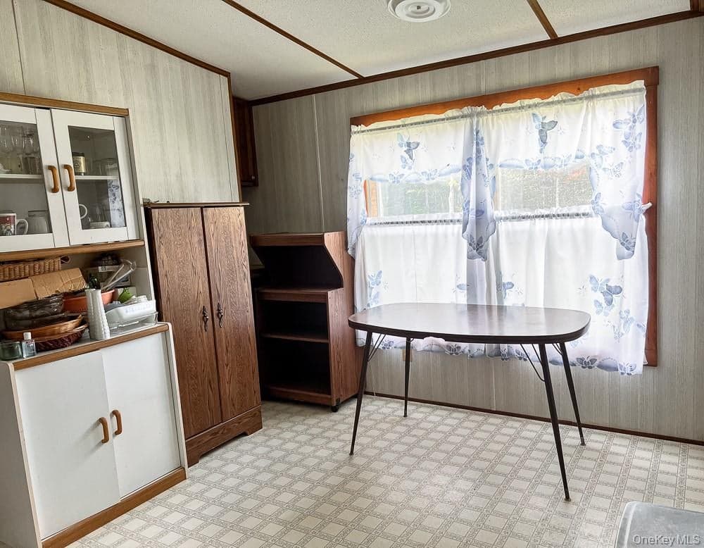 184 Seeman Road thumbnail 16