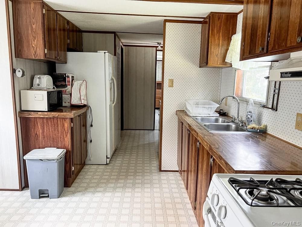 184 Seeman Road thumbnail 17