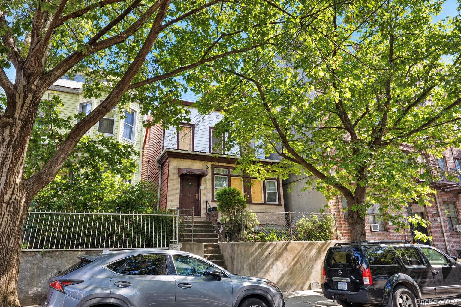 2140 Mapes Avenue thumbnail 2