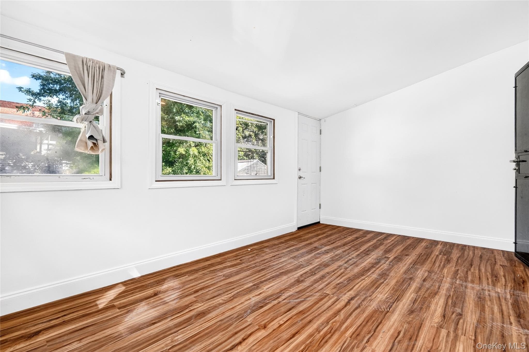 1787 Randall Avenue thumbnail 22