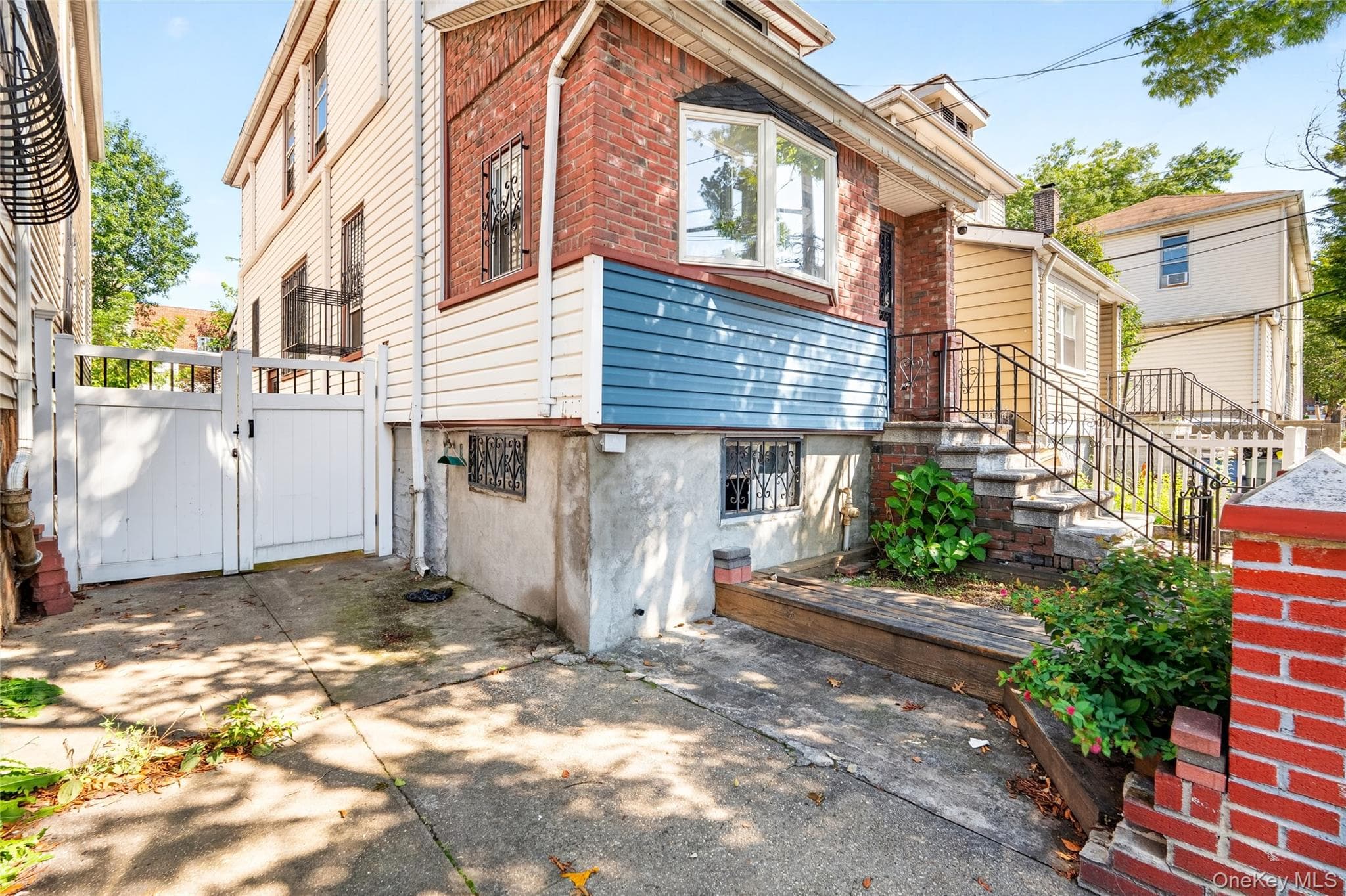 1787 Randall Avenue thumbnail 2