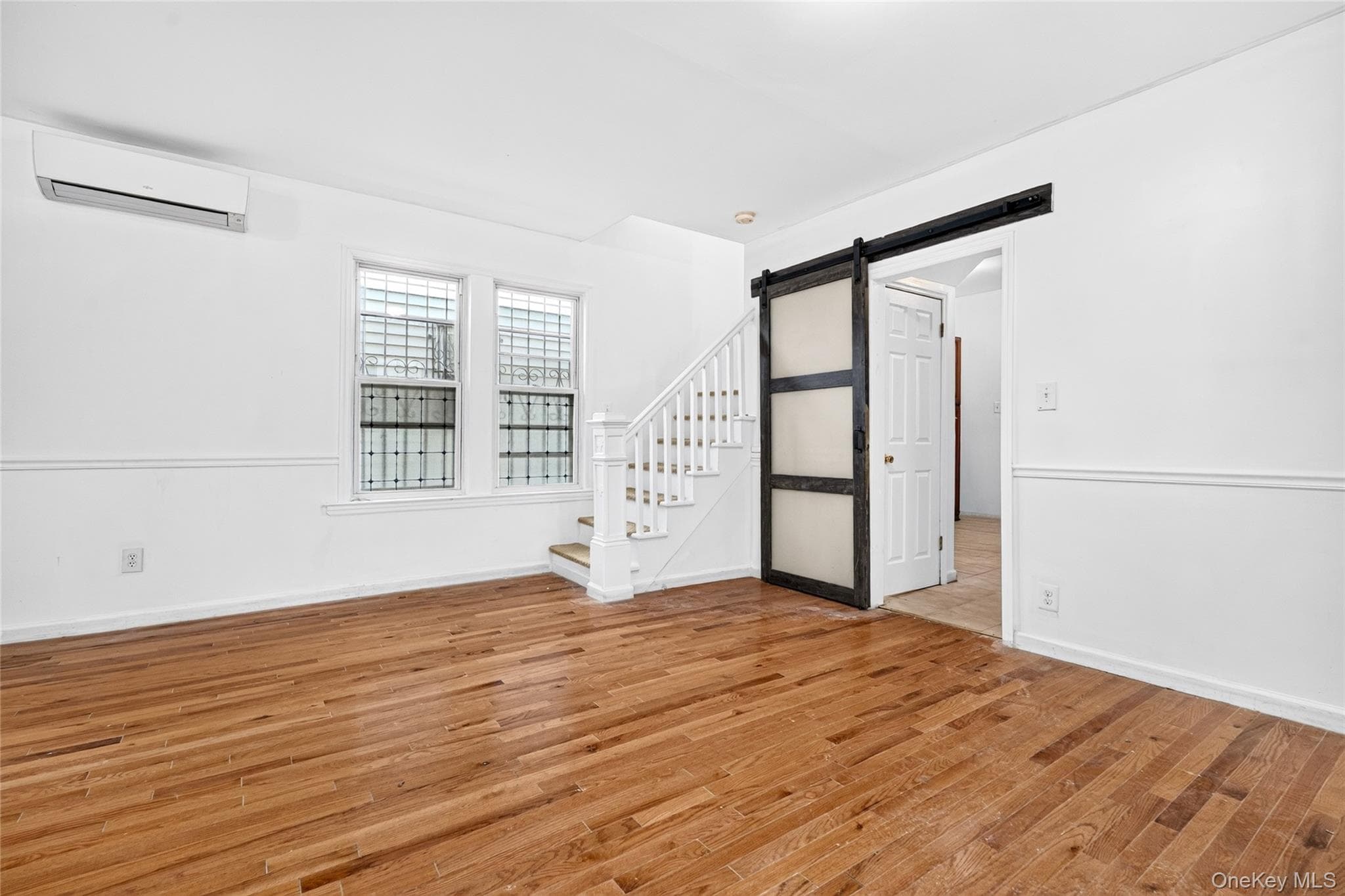 1787 Randall Avenue thumbnail 15